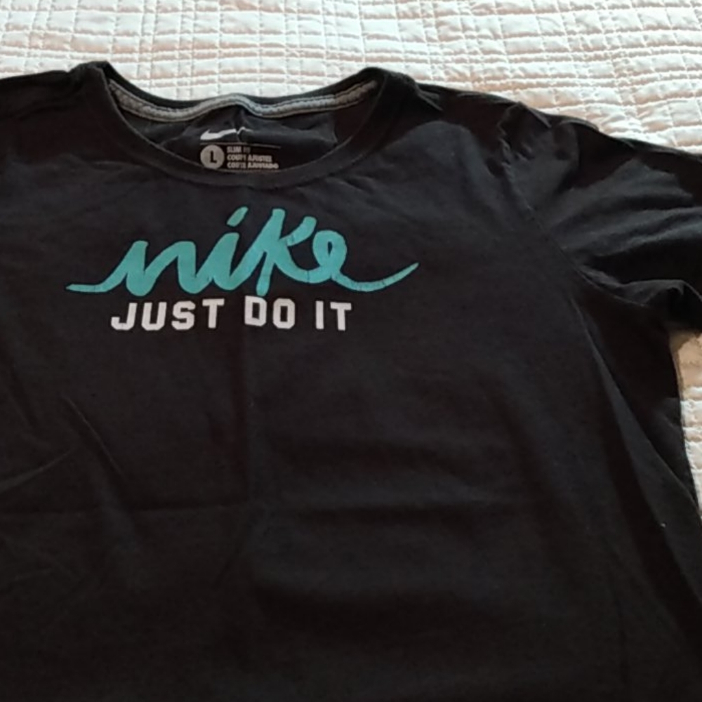 Nike tee shirt